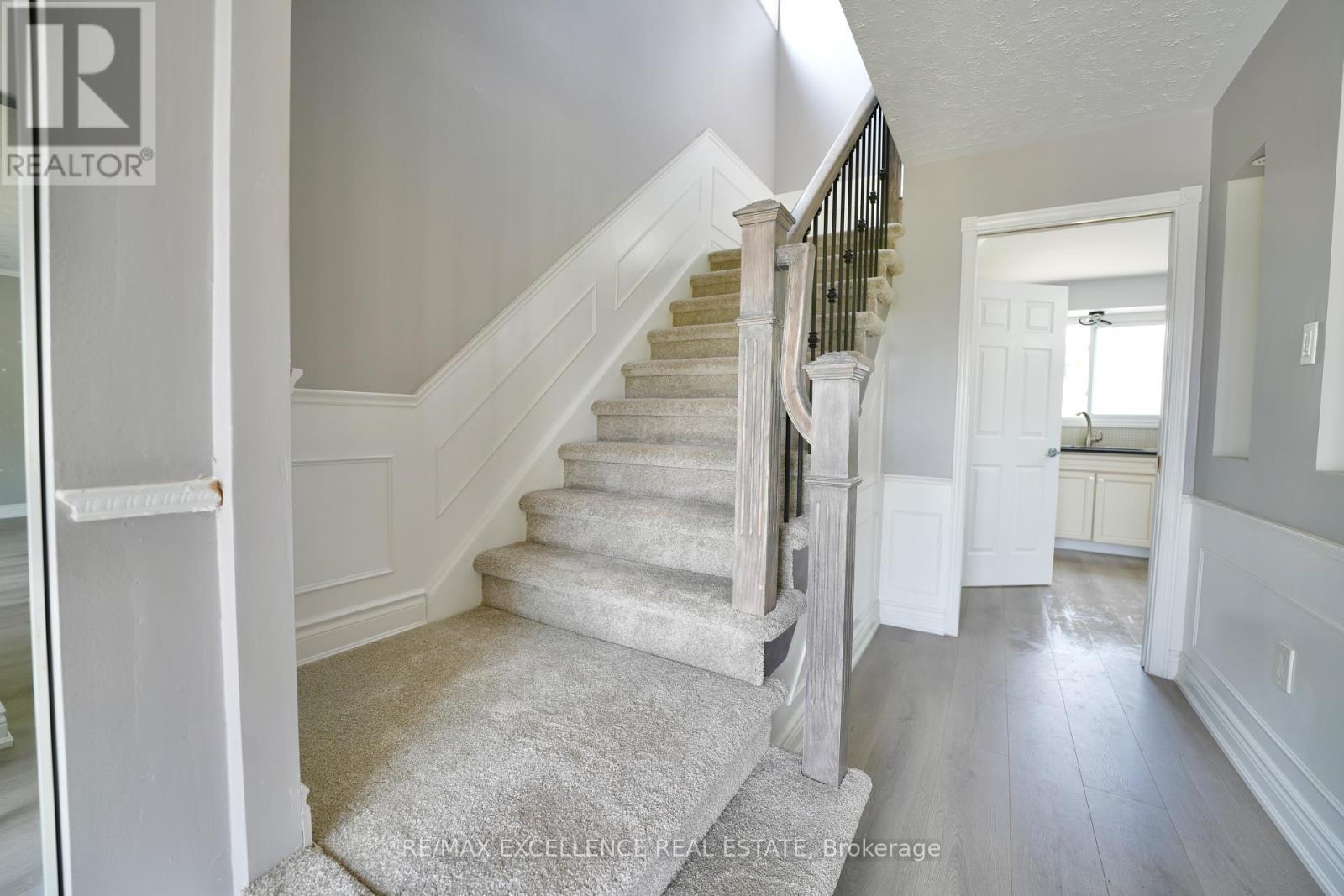 68 PARKVIEW CRESCENT
