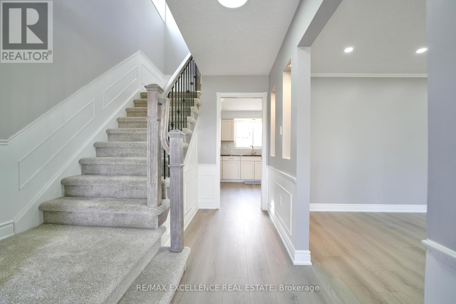 68 PARKVIEW CRESCENT