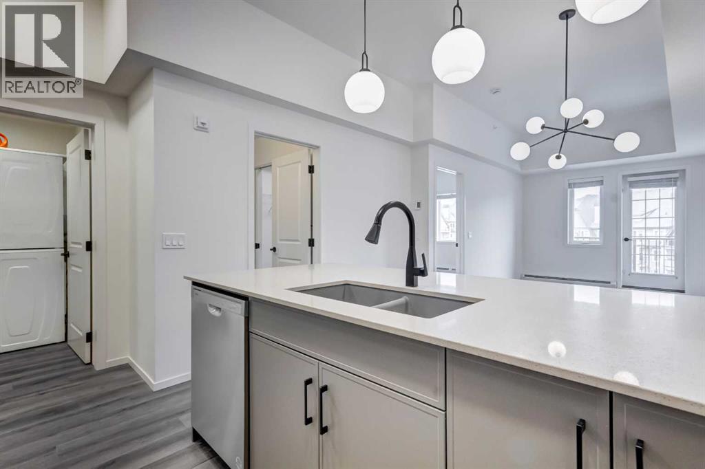 407, 140 Mahogany Street