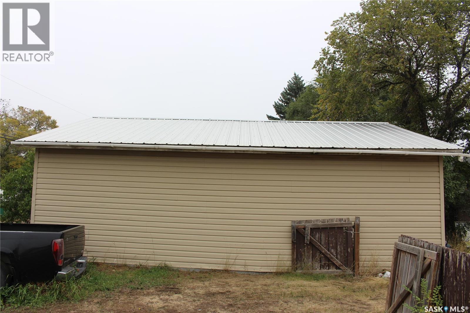 1002 Ominica STREET E