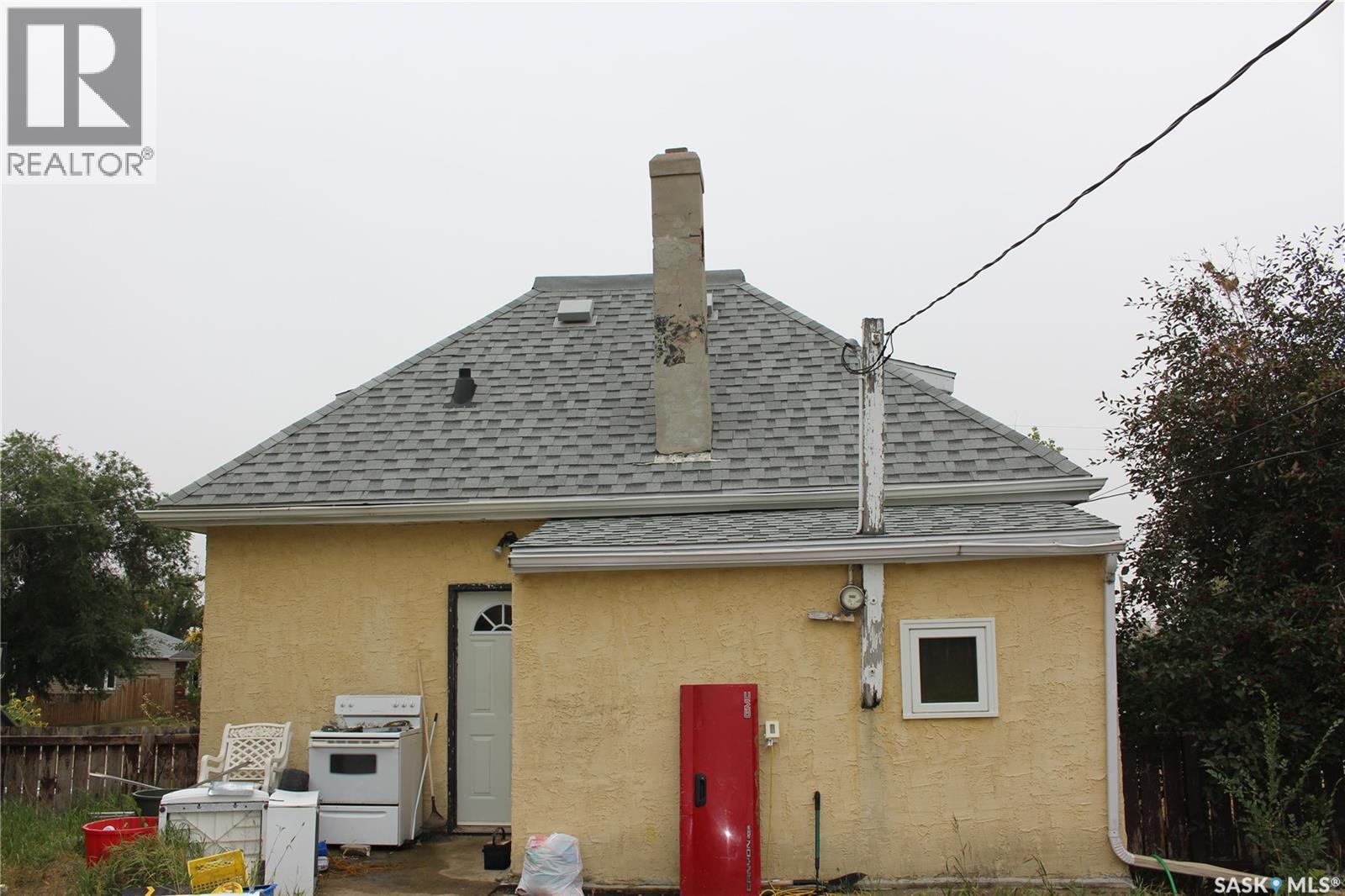 1002 Ominica STREET E