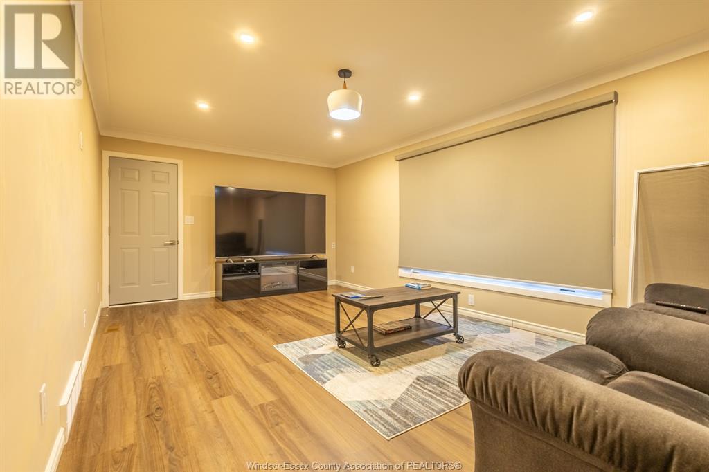 1695 DIVISION ROAD North