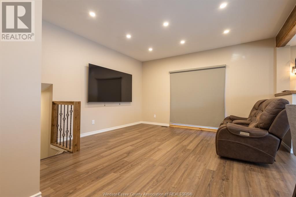 1695 DIVISION ROAD North