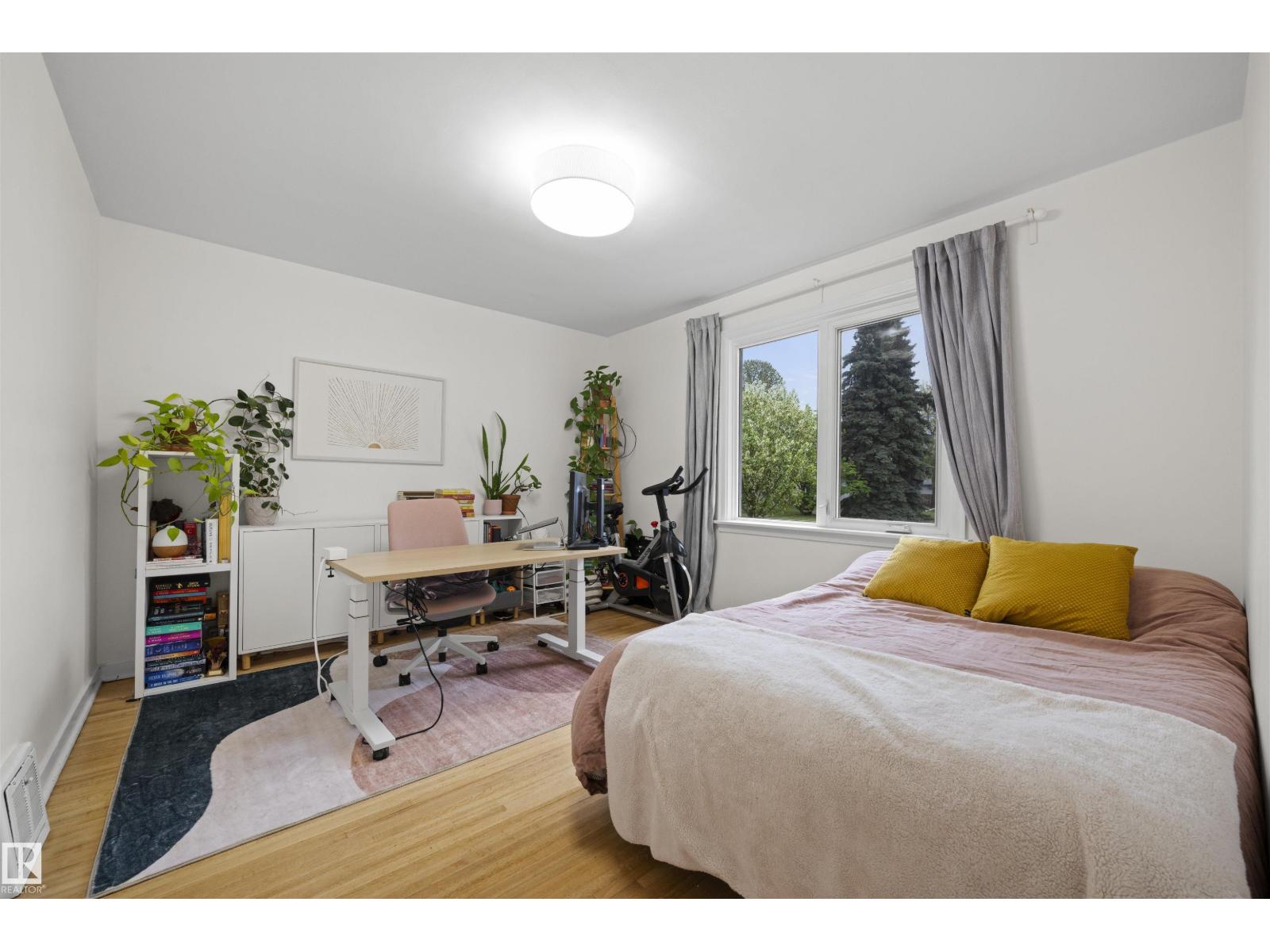 10966 117 ST NW