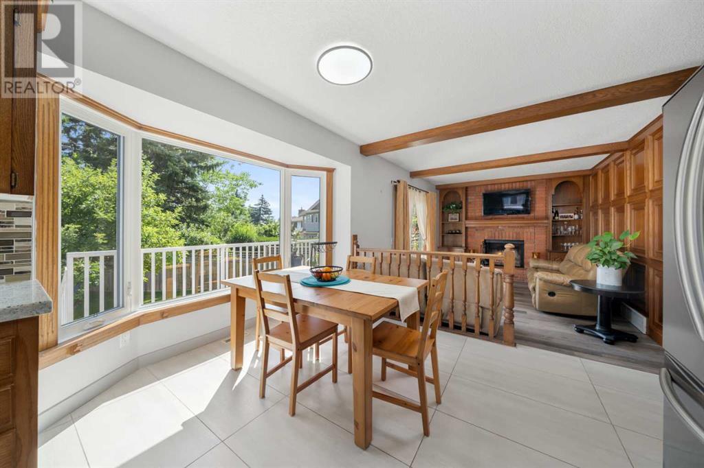 12 Strathroy Bay SW