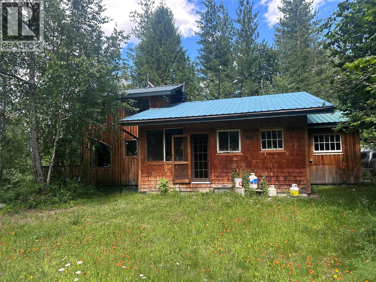7152 GRAHAM Road