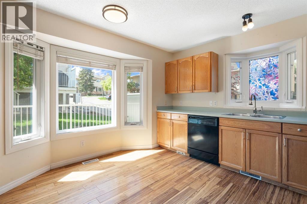 243 Christie Park Mews SW