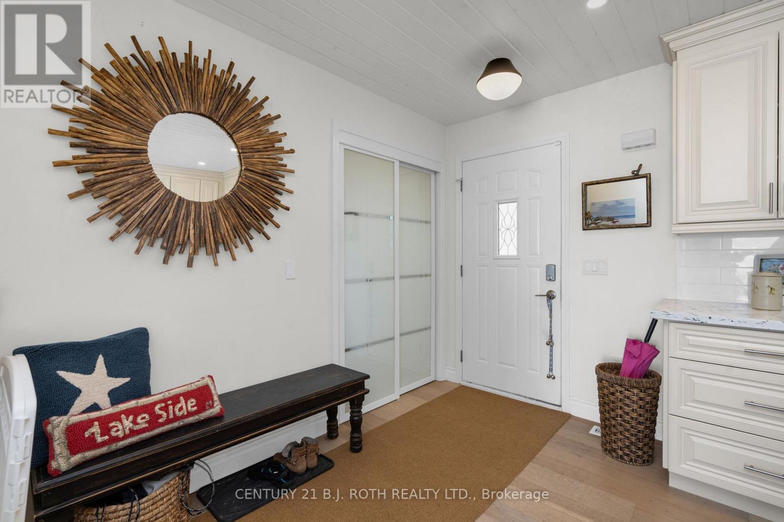 95 LAKESHORE ROAD E