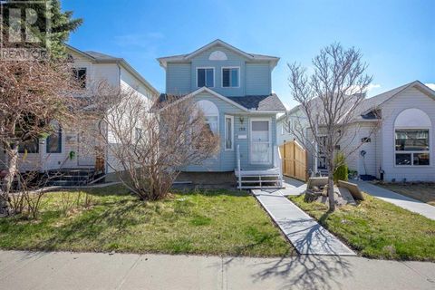 152 Hunterhorn Drive NE Calgary AB T2K6H3