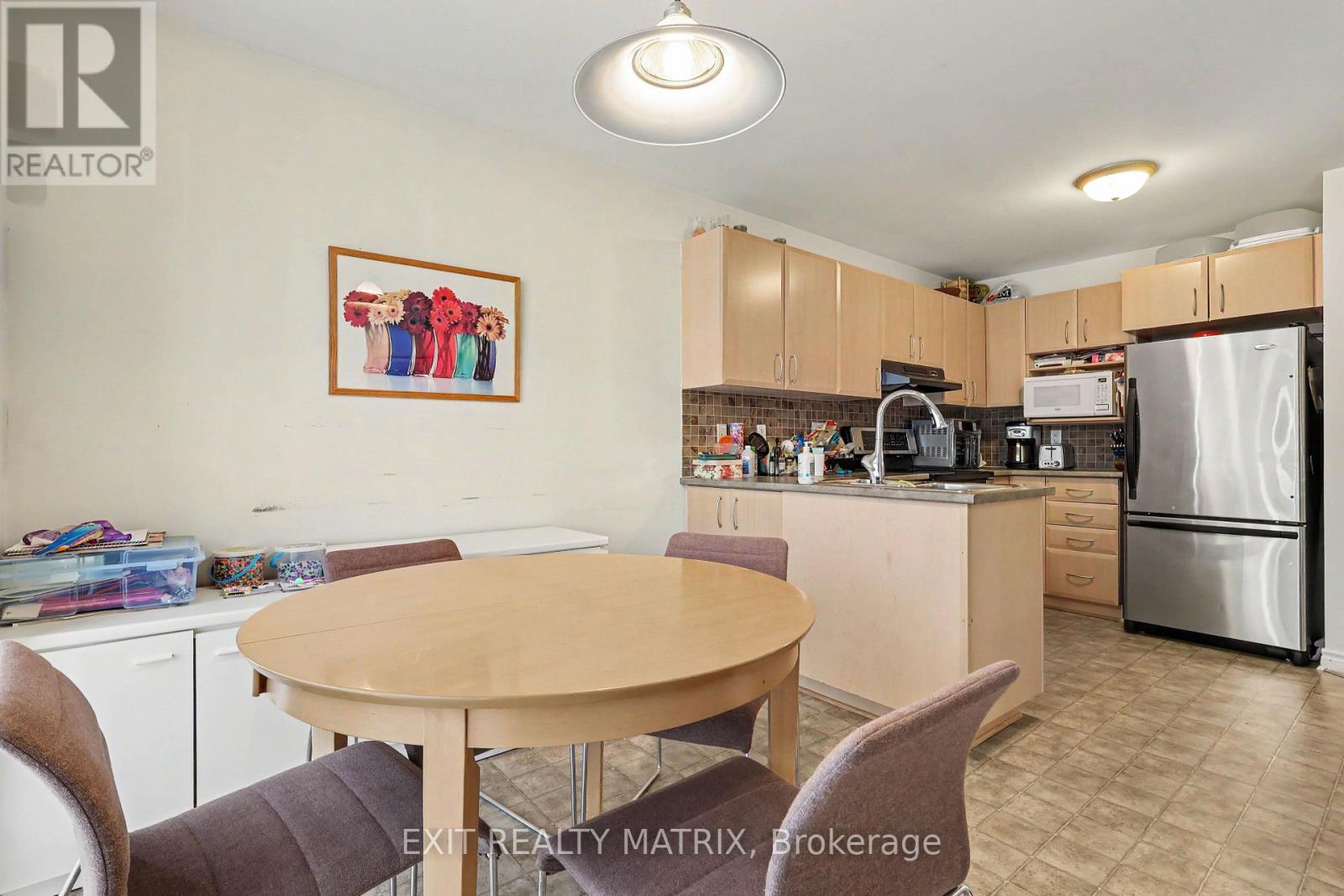 416 GOLDENBROOK WAY