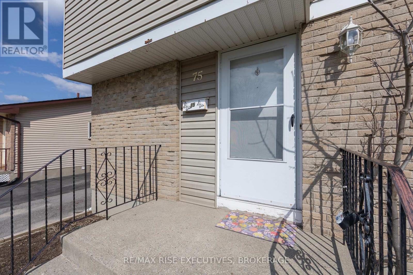 75 WYCLIFFE CRESCENT
