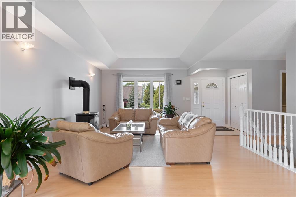 4335 Bluepoint DRIVE