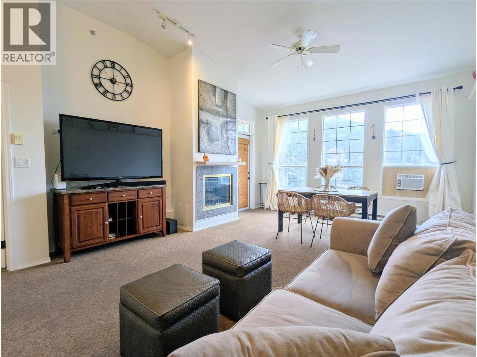 5052 RIVERVIEW Road Unit# 1013A