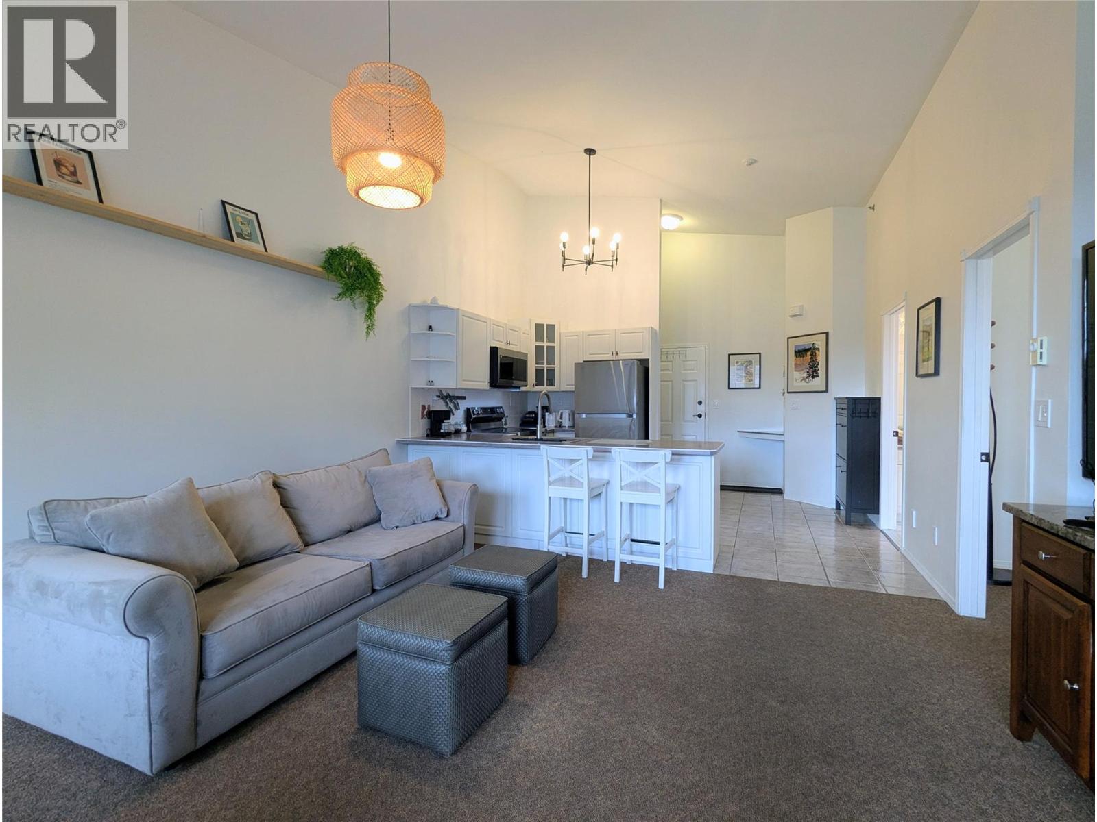 5052 RIVERVIEW Road Unit# 1013A