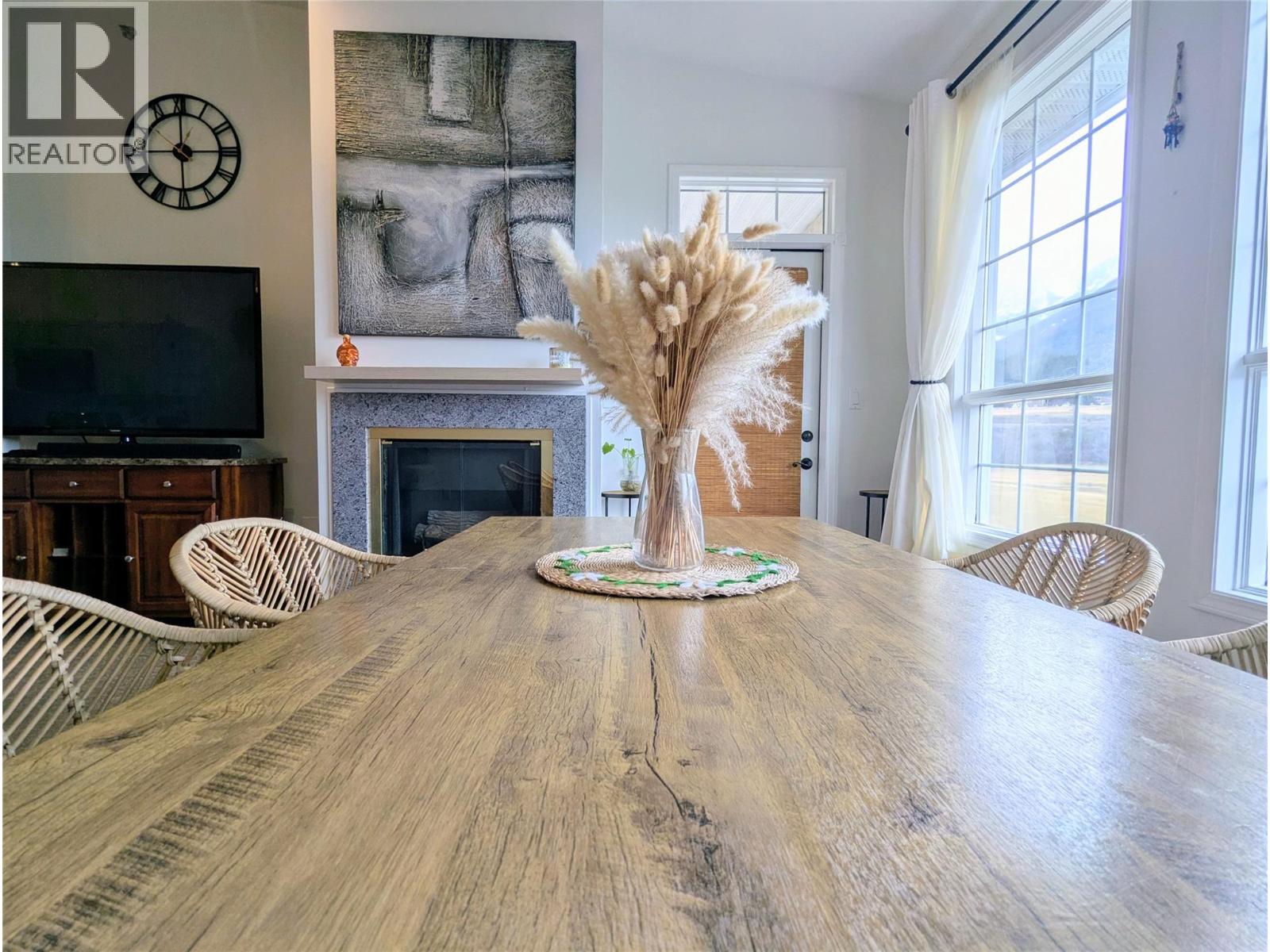 5052 RIVERVIEW Road Unit# 1013A