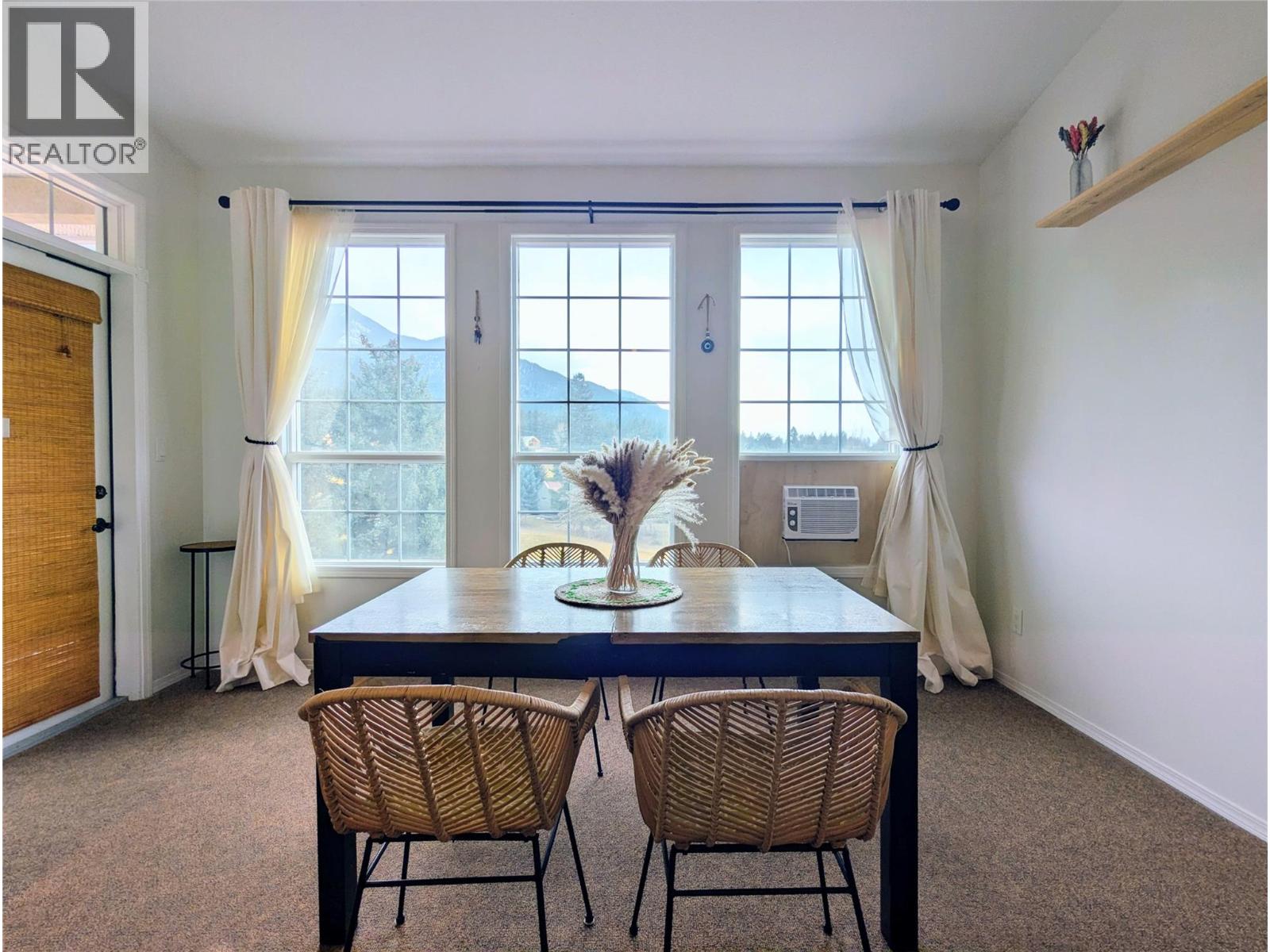 5052 RIVERVIEW Road Unit# 1013A