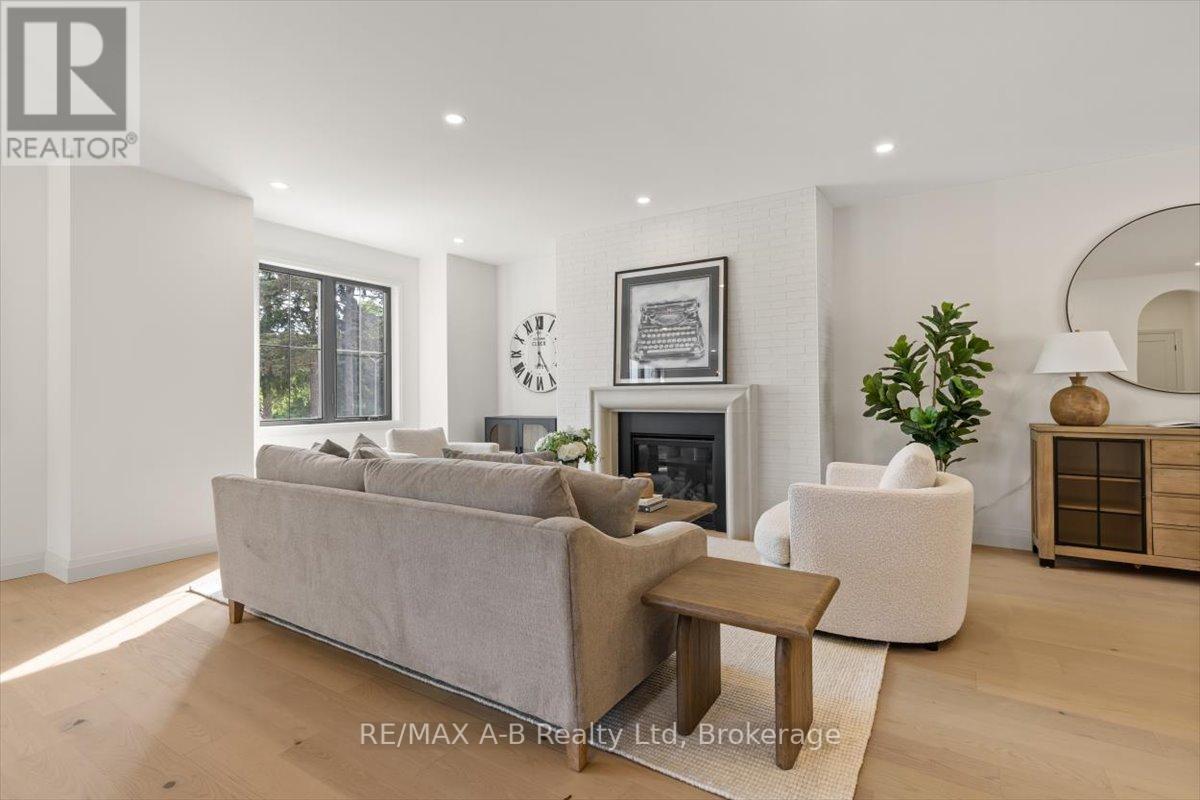 2B - 67 WORSLEY STREET