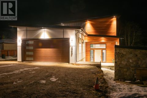 3429 8TH Avenue Castlegar BC V1N4L1