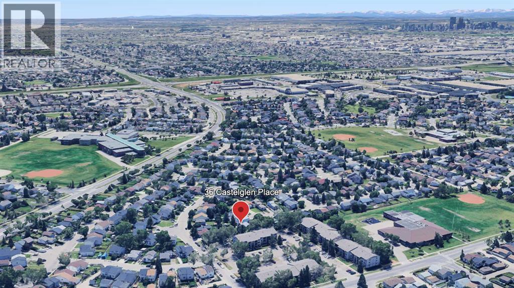 36 Castleglen Place NE