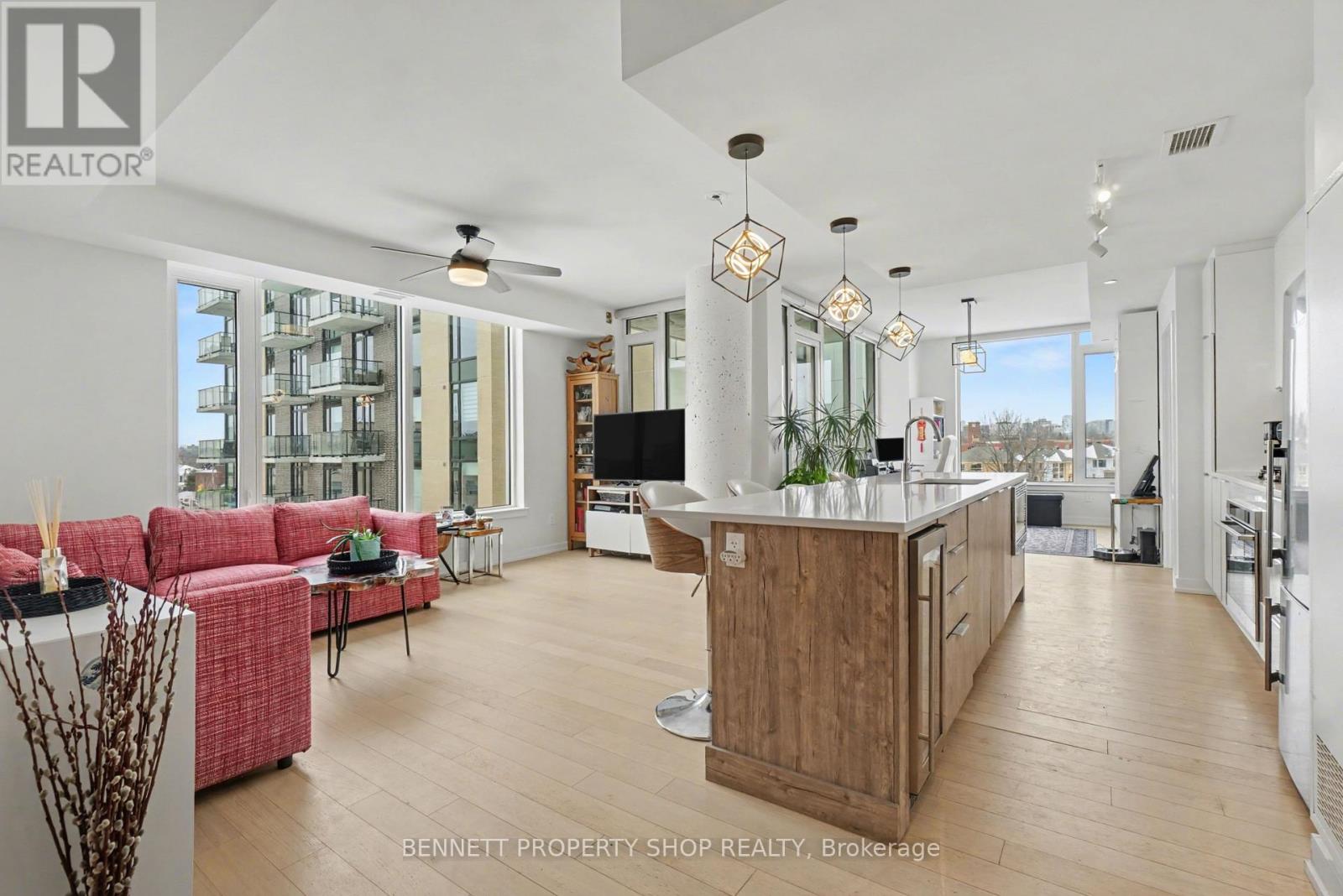 510 - 570 DE MAZENOD AVENUE