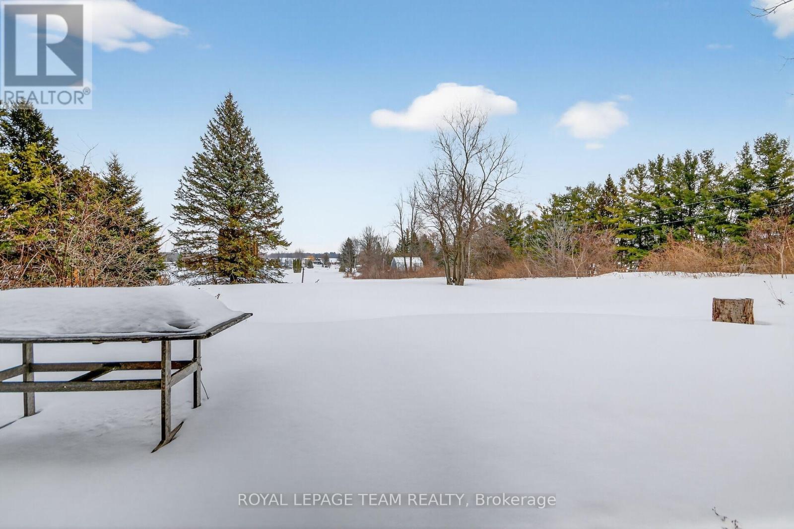 5965 RIDEAU VALLEY DRIVE N