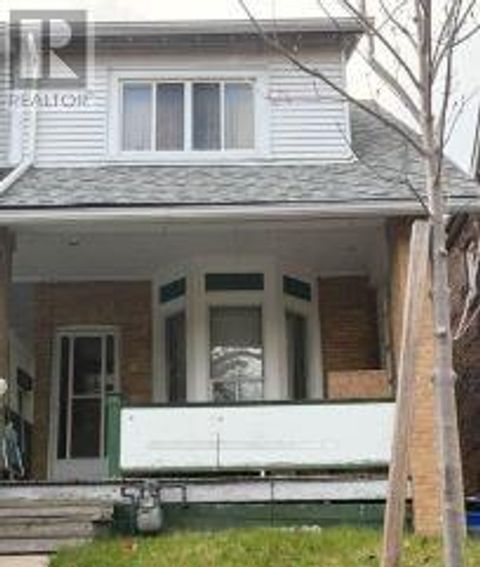 34 KINGSMOUNT PK ROAD Toronto (Woodbine Corridor) ON M4L3L1