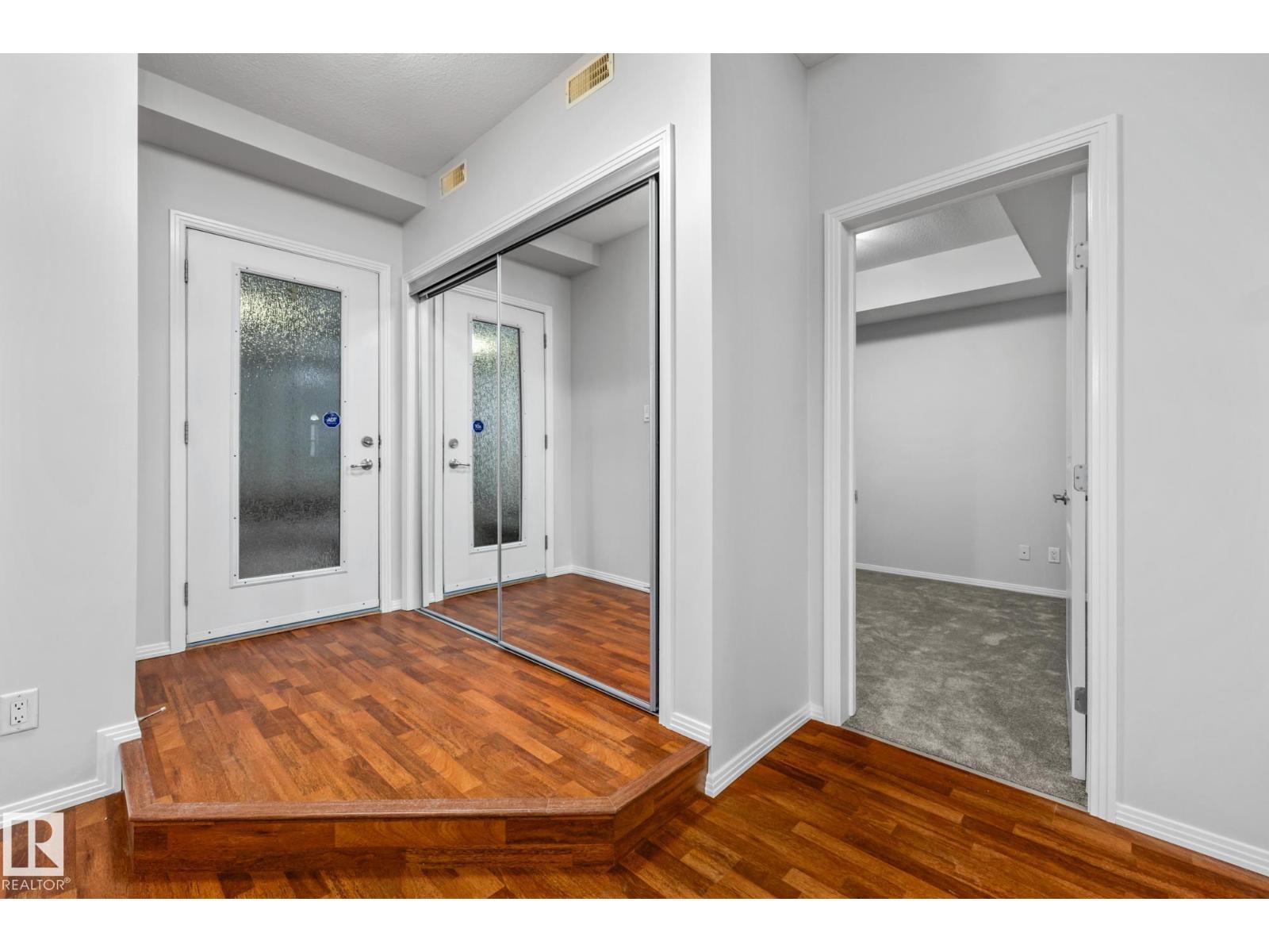 #127 4831 104A ST NW