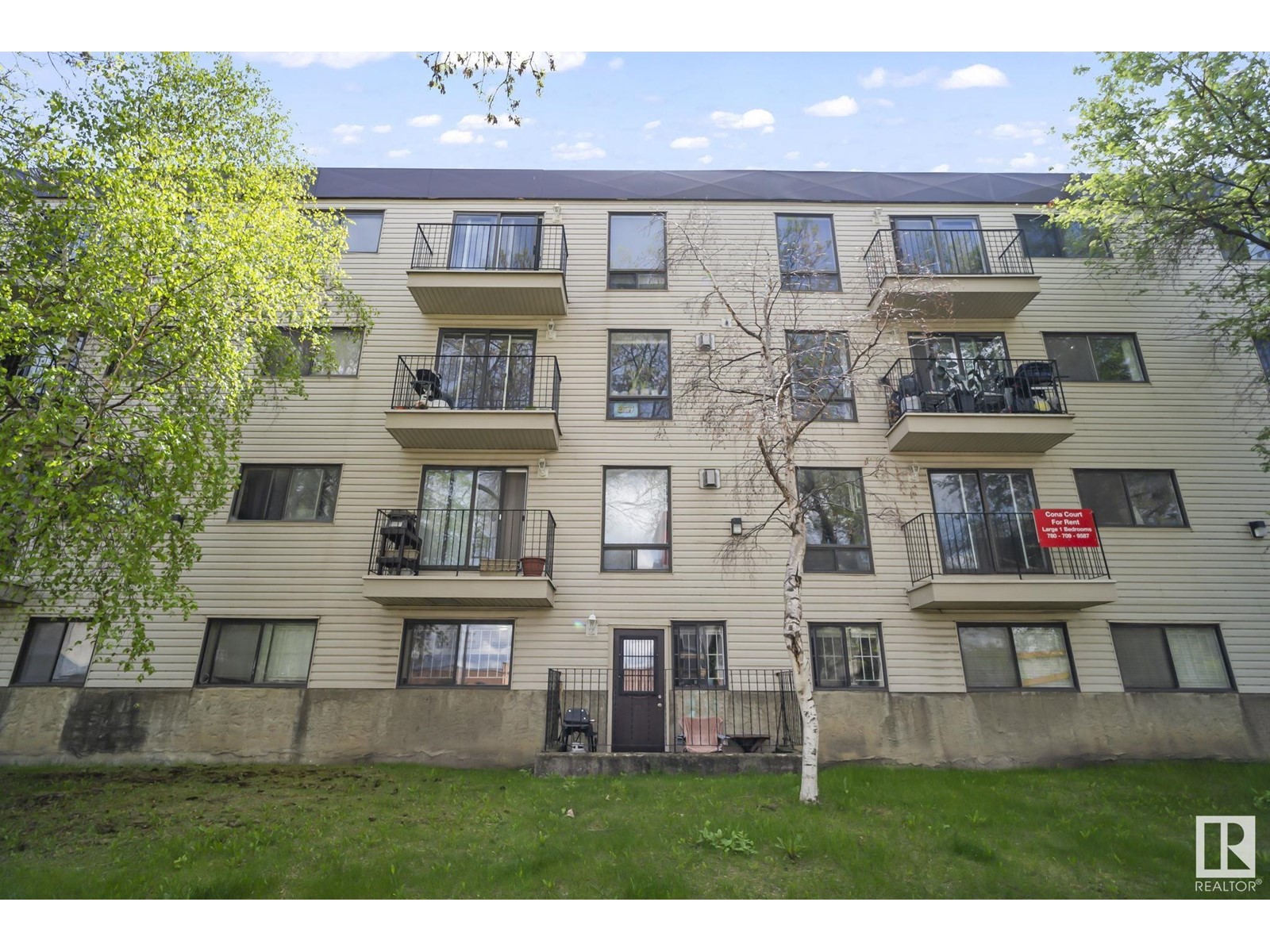 #102 9323 105 AV NW