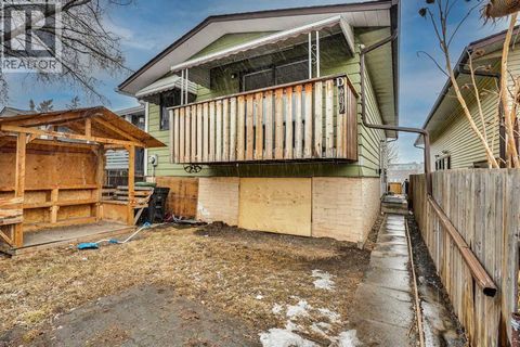 D, 903 44 Street SE Calgary AB T2A5K7