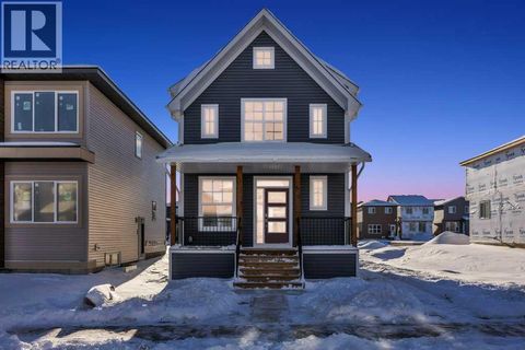 1115 Chinook Winds Circle SW Airdrie AB T4B5S7