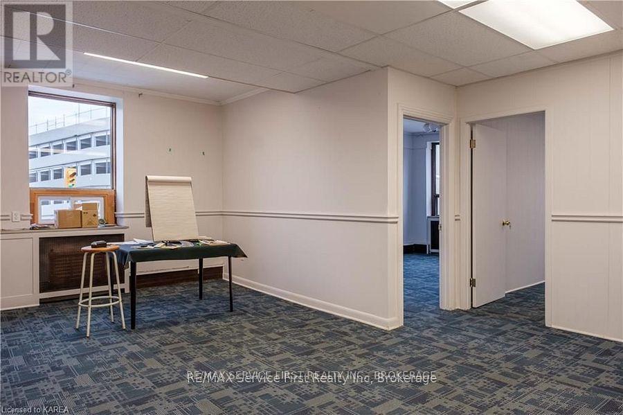 UNIT #4 - 159 WELLINGTON STREET