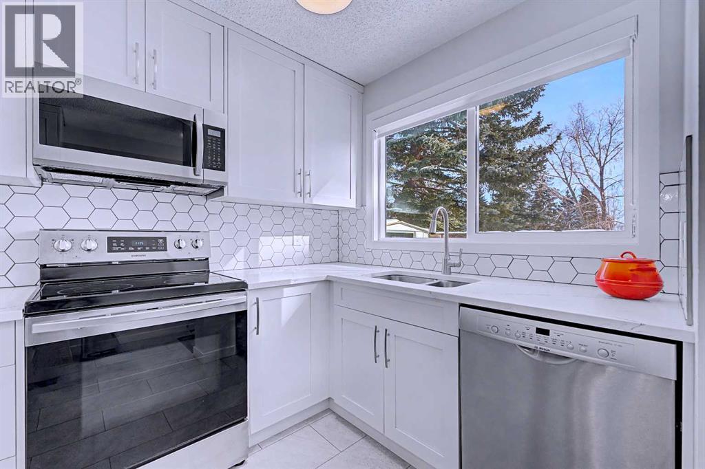 7, 2815 Palliser Drive SW