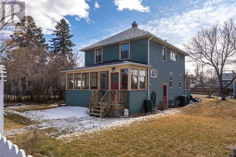 223 2 Avenue SE High River AB T1V1G7
