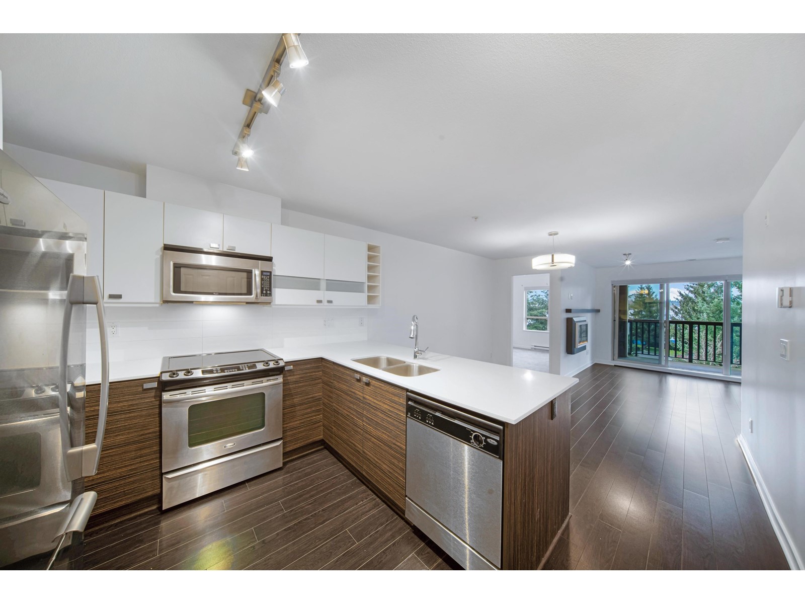 310 21009 56 AVENUE