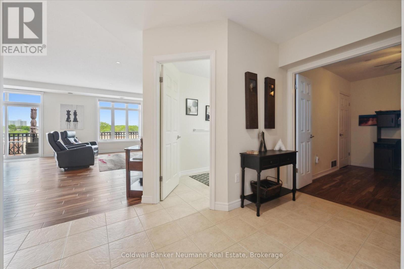 C404 - 65 BAYBERRY DRIVE