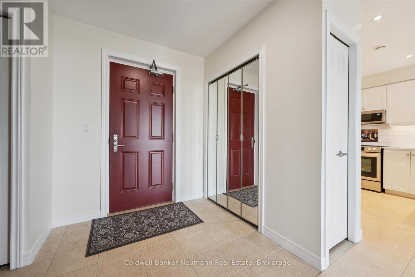 C404 - 65 BAYBERRY DRIVE
