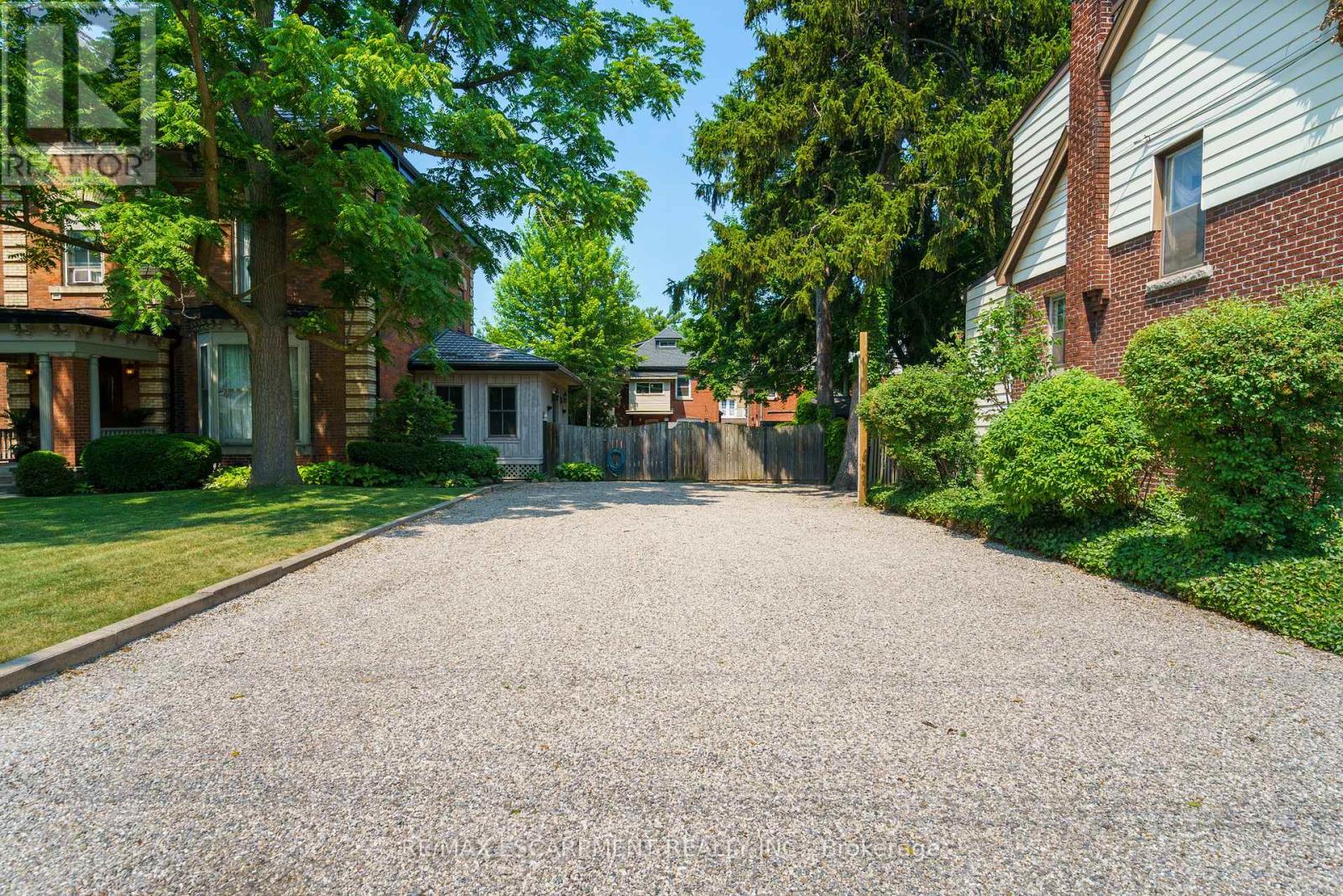 275 CUMBERLAND AVENUE