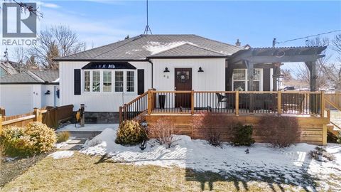 48 WINDSOR Road St. Catharines ON L2N3A4