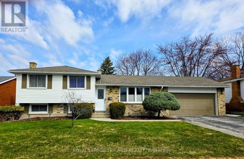 59 LAWRENCE AVENUE St. Thomas ON N5R4Y7