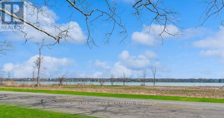 3035 NIAGARA PARKWAY