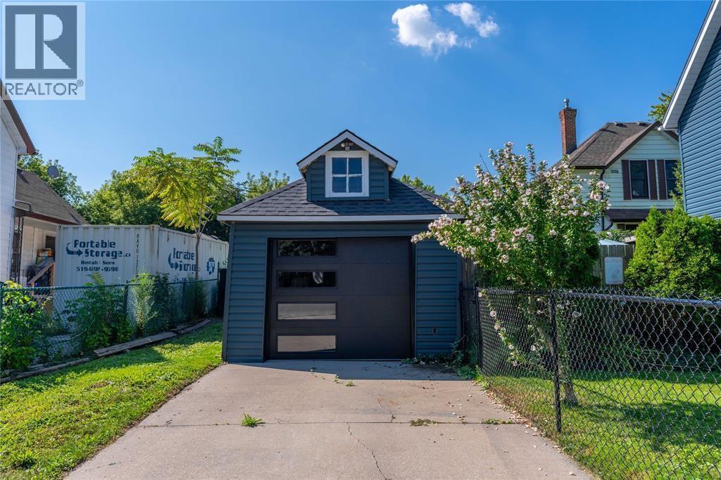 224 VIDAL STREET South