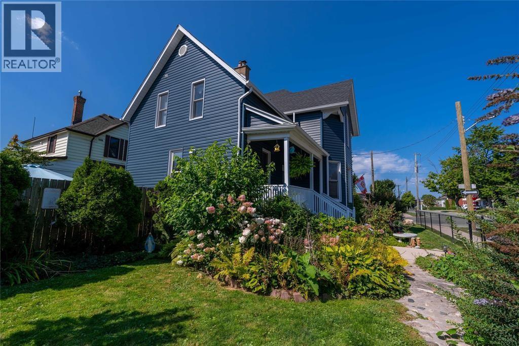 224 VIDAL STREET South