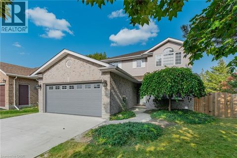 368 CAVENDISH Drive Waterloo ON N2T2N6