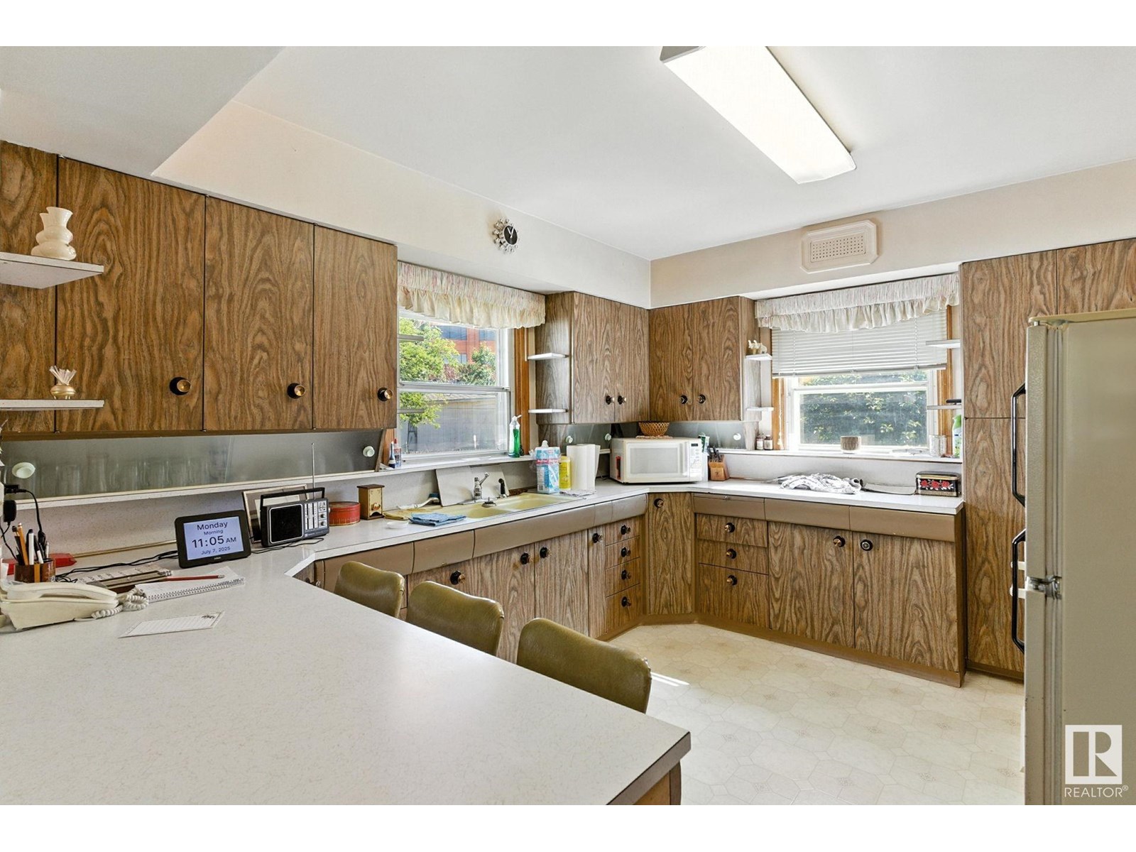 11033 107 ST NW
