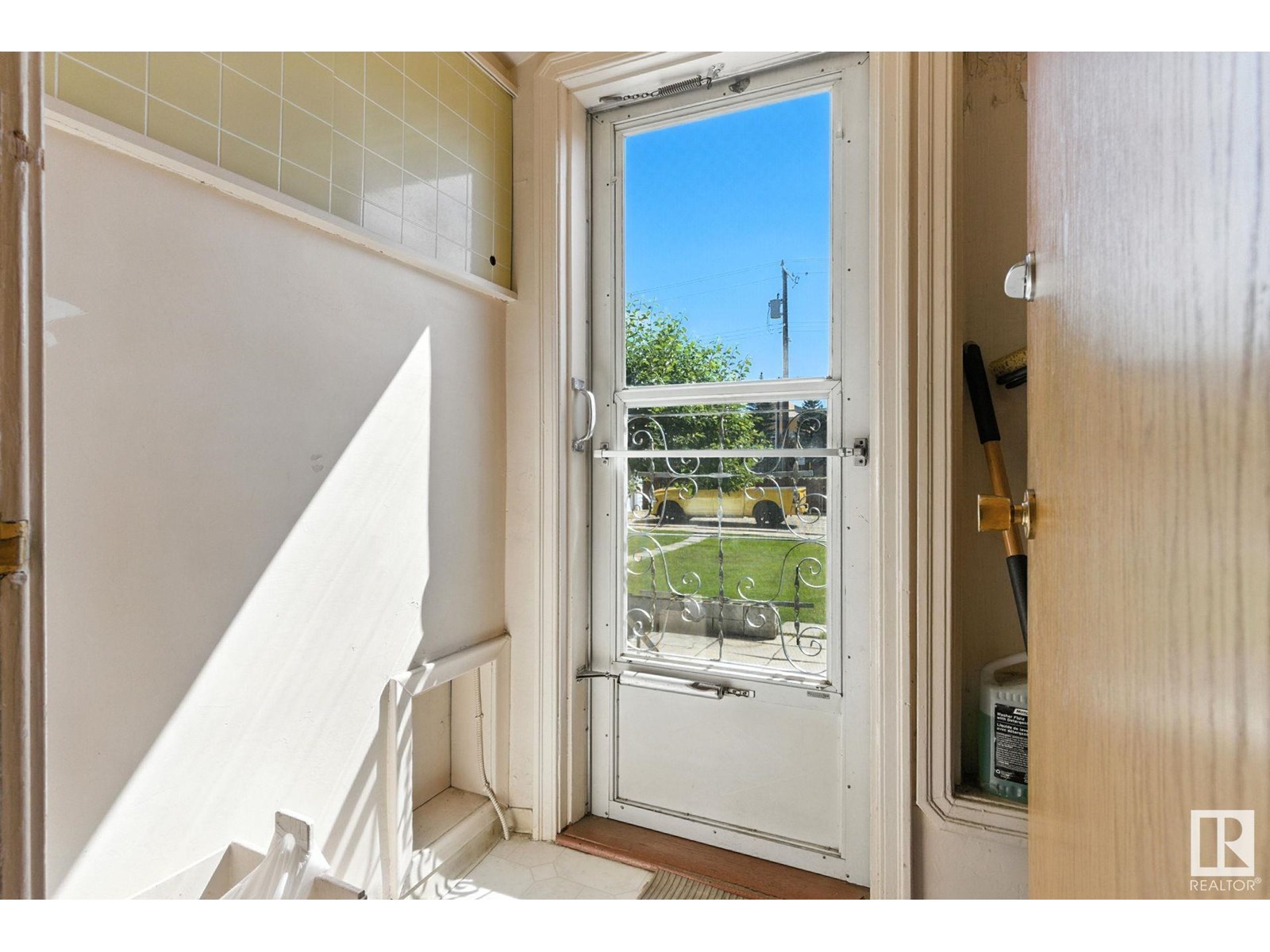 11033 107 ST NW