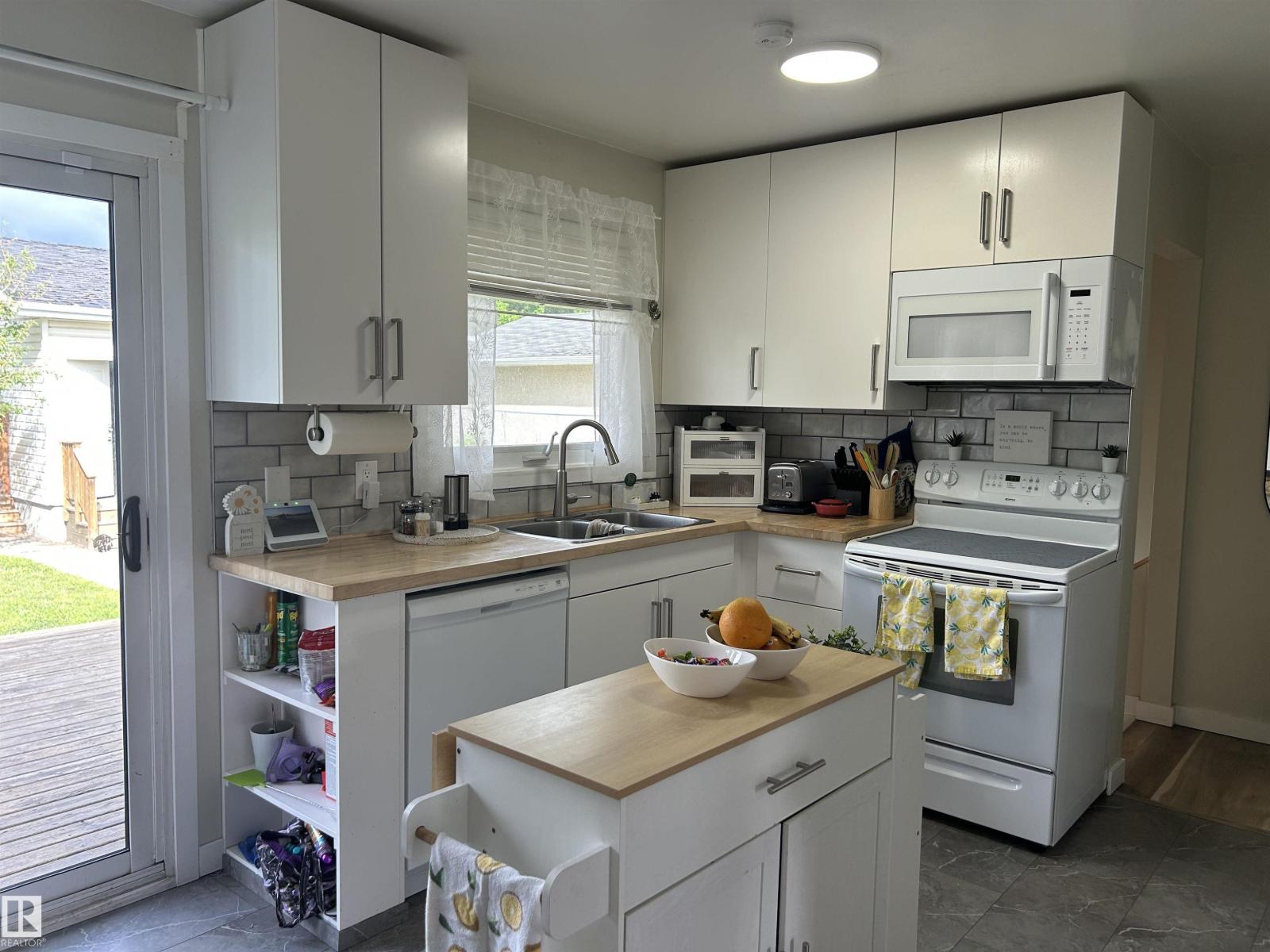 10924 30 ST NW