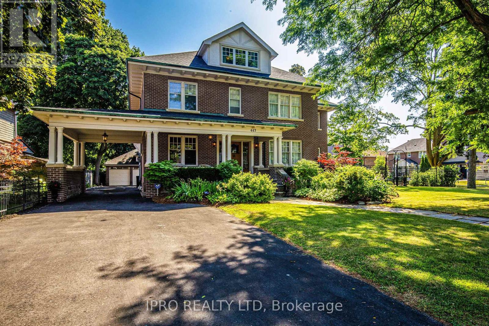 447 SIMCOE STREET N