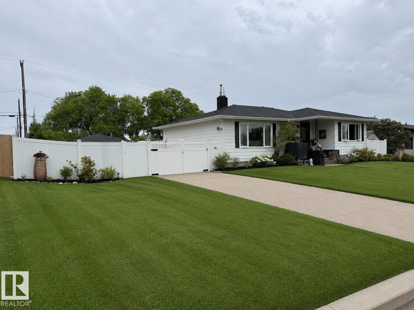 10912 50 ST NW