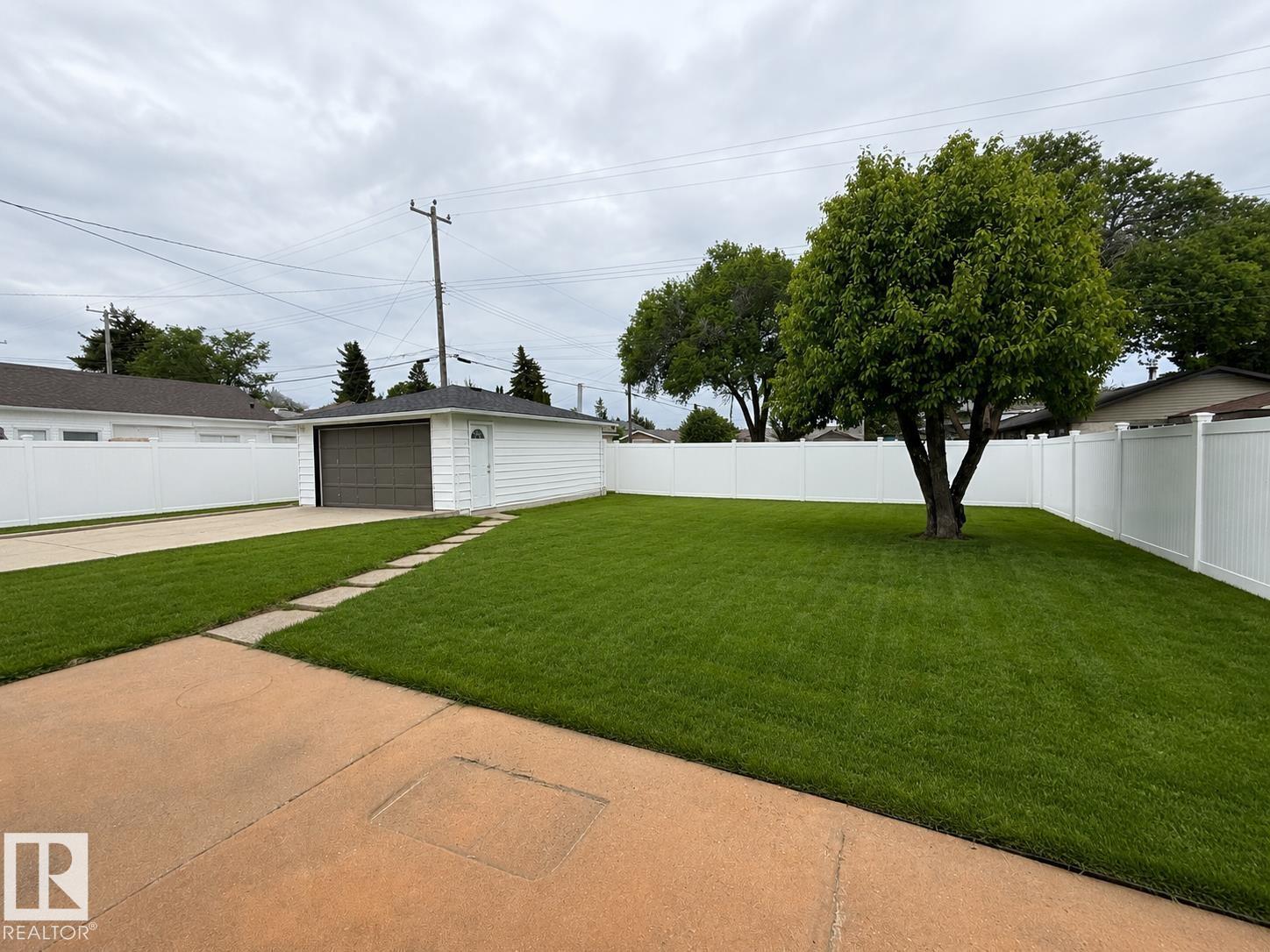 10912 50 ST NW