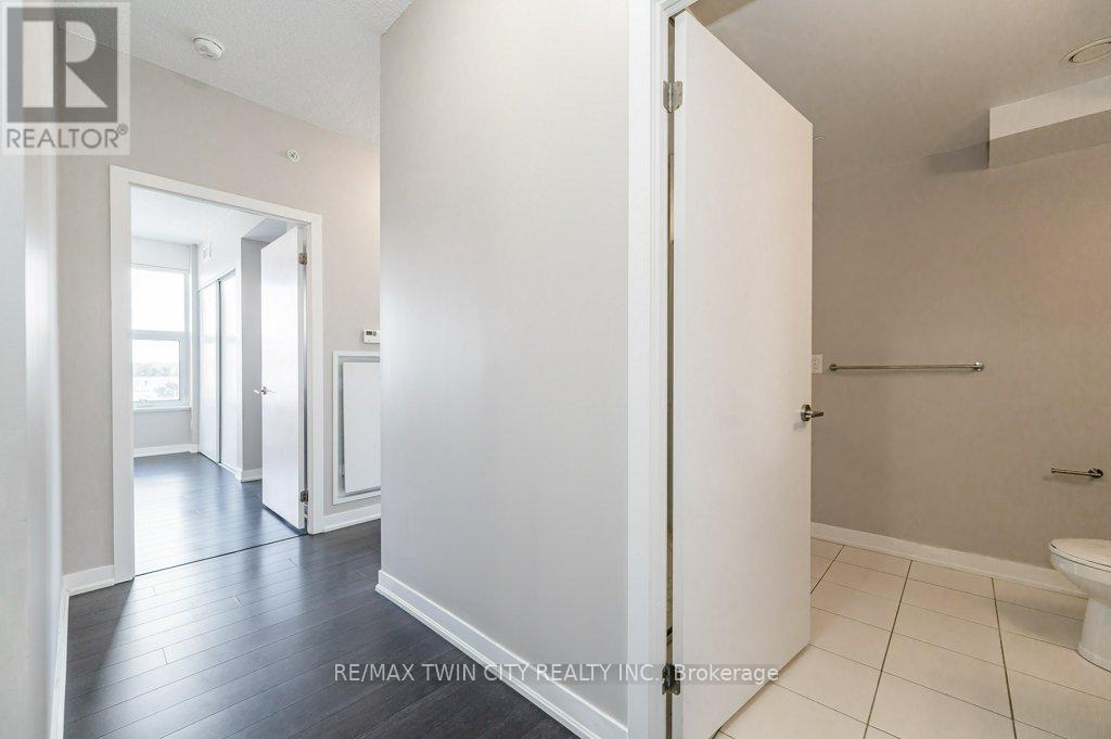 402 - 85 DUKE STREET